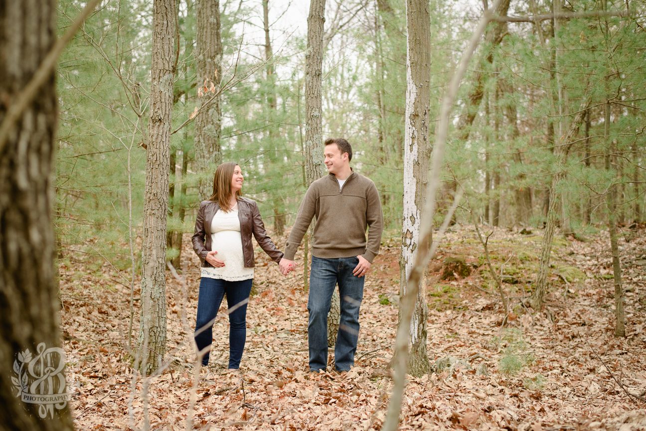 kovac maternity 5845 - Woodland Maternity Shoot