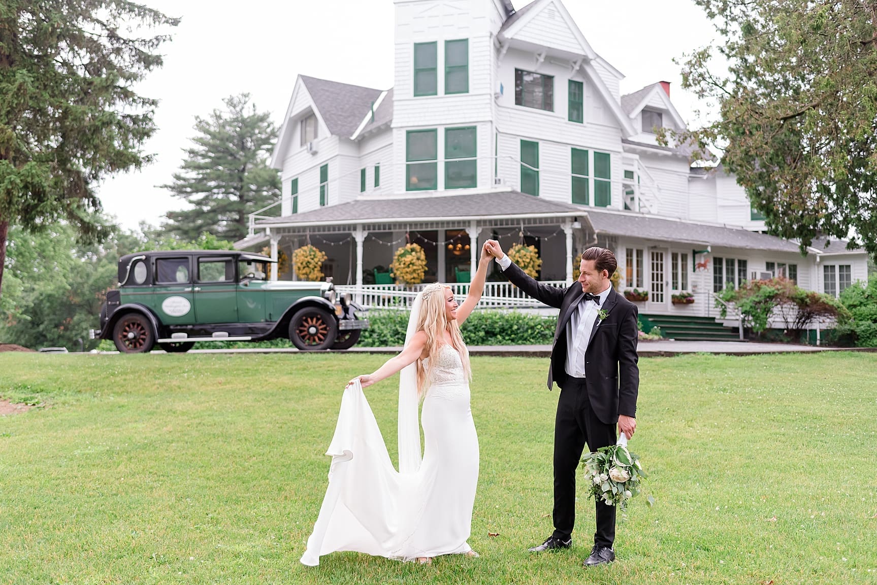 Saratoga_Springs_Wedding_Photos_JG_1751 Summer Tent wedding in Saratoga Springs of Upstate NY photographed by Julia Rebecca Photography